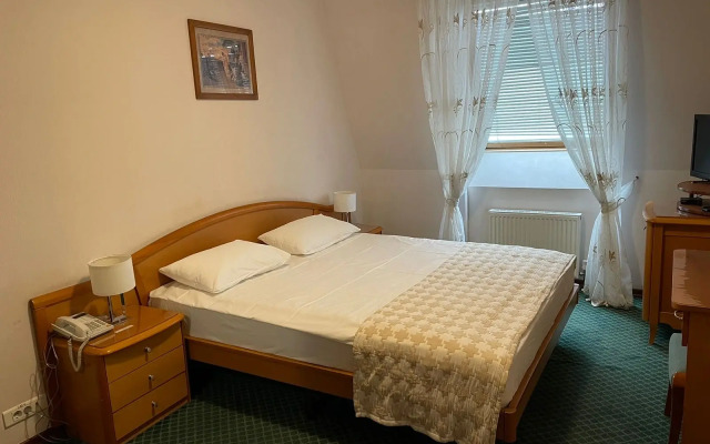Mark Hotel
