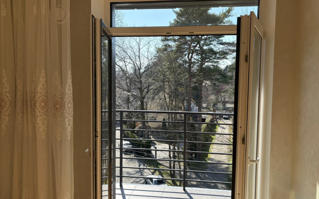 Квартира на Лермонтовском Переулке 7