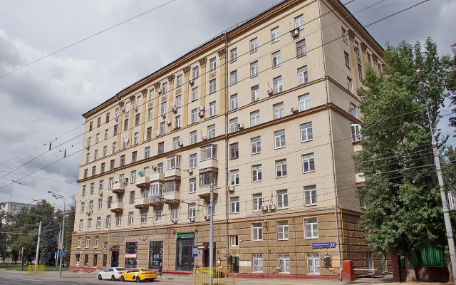 3 Komnatnaya Flat