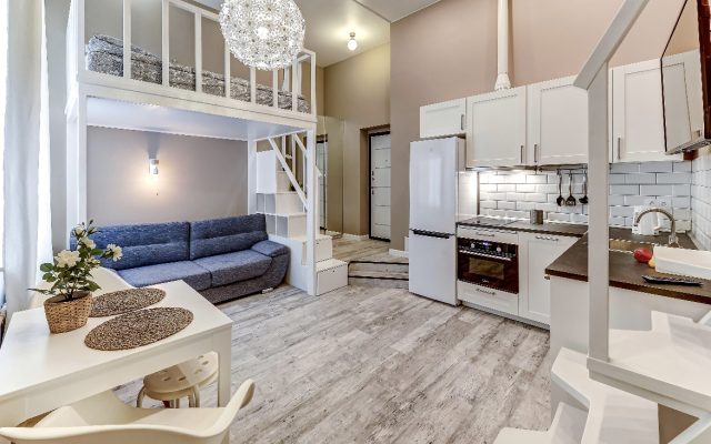 Апартаменты SweetHome на Мойке 40