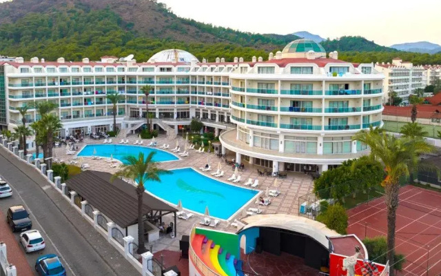 Pineta Park Deluxe Hotel