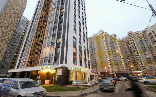 Dlya Troikh Apartments