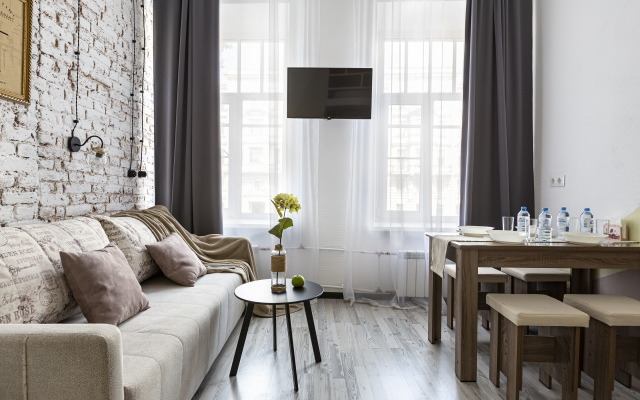 Комфортные 4х местные апартаменты с видом на канал Грибоедова