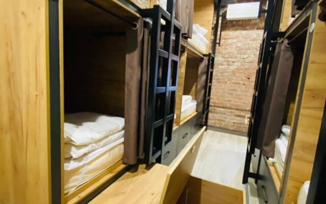 Sigale Capsule Hotel