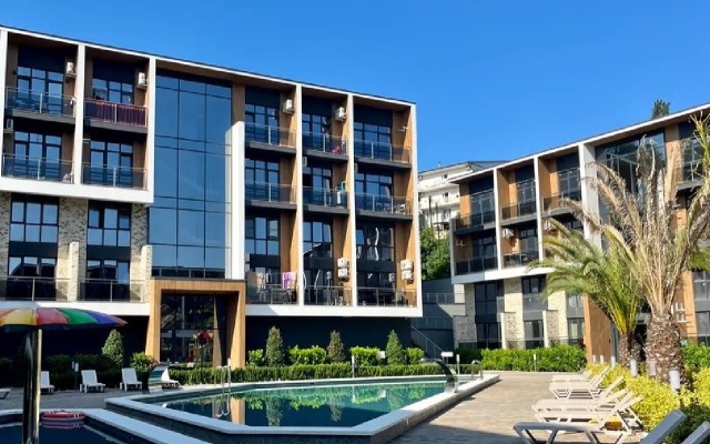 V Komplekse s Bassejnom Flat
