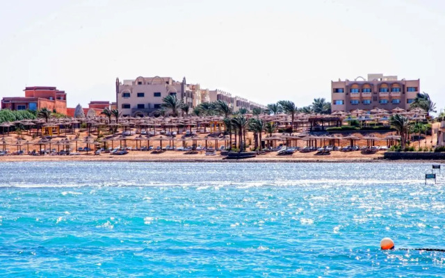 El Karma Aqua Beach Resort