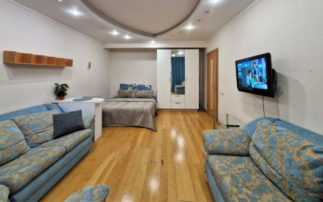 Bolshaya Svetlaya Na Kolpakova Flat