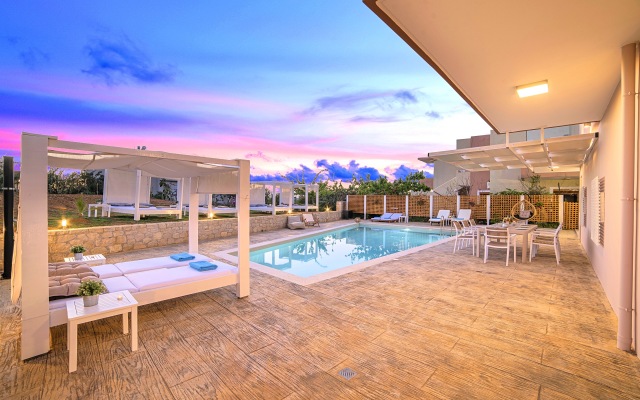 Allas Villa Heated Pool