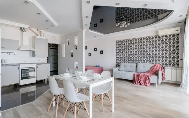 Na Pereulke Bogdana Khmelnitskogo 8 Flat