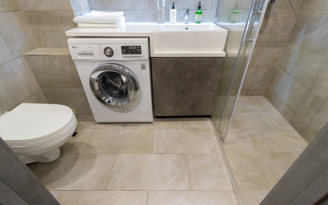 V Elitnom Zhilom Komplekse Rezident s Panoramnymi Oknami Apartments