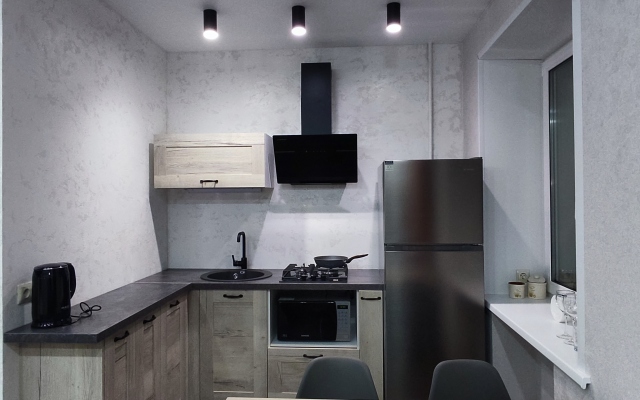 Ryadom S Naberezhnoy Flat