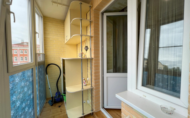 Na Ulitse Revolyutsii 3 Flat
