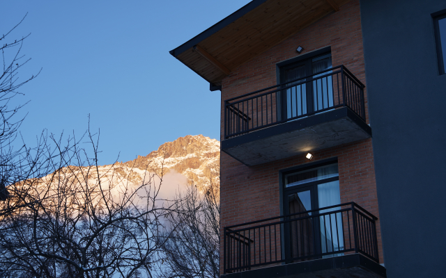 Peak Kazbegi Hotel