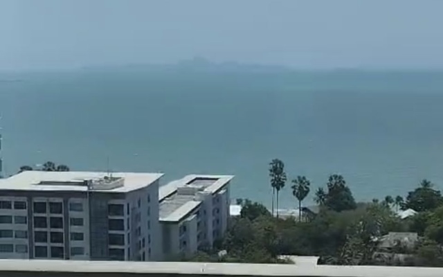 Riviera Wongamat Beach Apartments