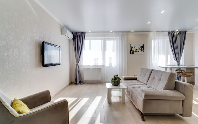 Apartamenty Tihij Don v centre s vidom na gorod s 17 etaza
