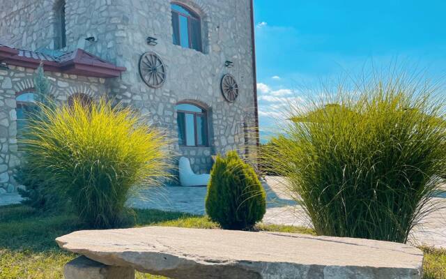 Chateau White Flags Hotel