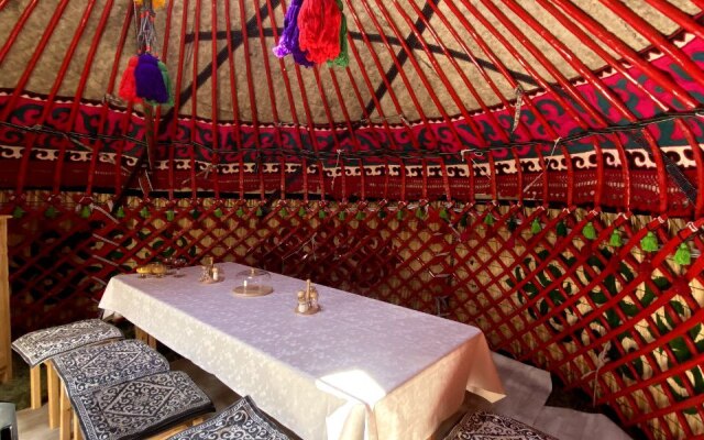 Кемпинг Yurt camp Kolsuu At Bashy