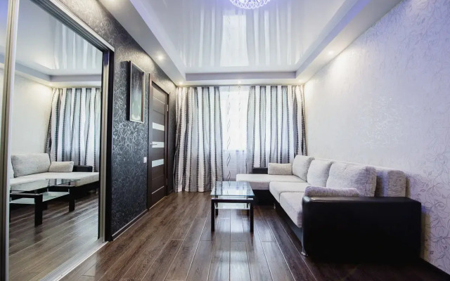 S sovremennym interyerom Flat