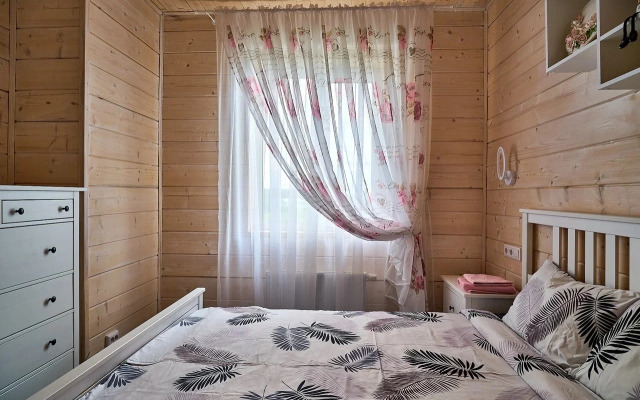 Kottedzh s saunoy ryadom s Petergofom Private house