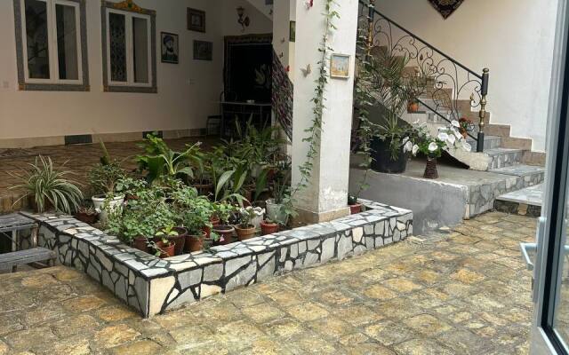 Baxshillo Guest house