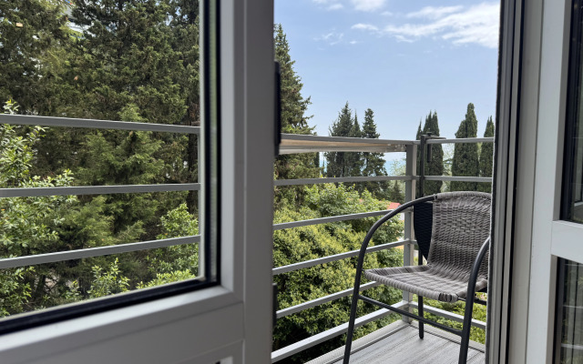 Апартаменты Бристоль-2 с балконом