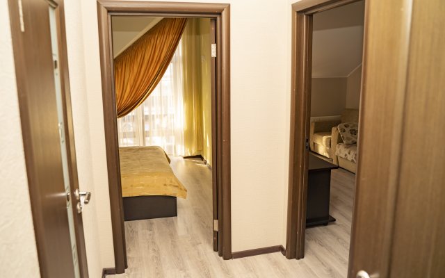 Uyazyi-Tau Hotel