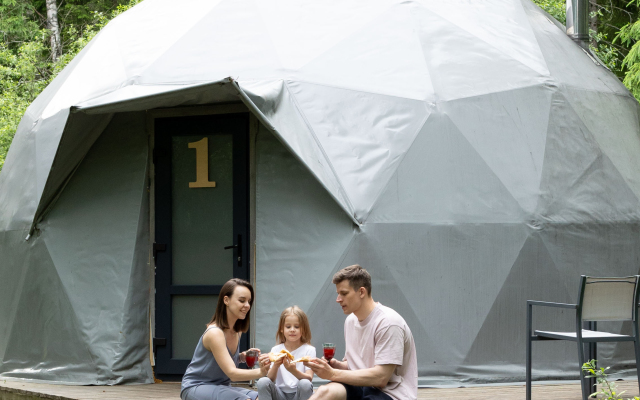 Dom V Lesu Woodglamp Baza otdykha
