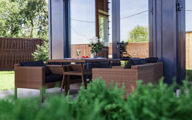 Частный  Дом с баней в поселке бизнес-класса