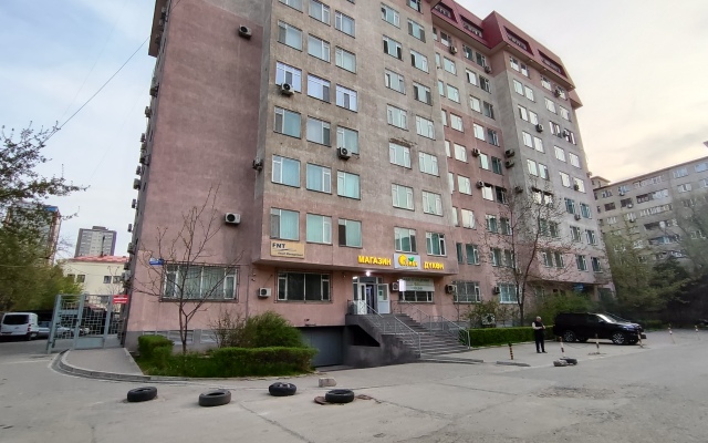 Dvukhkomnatnye Uyutnye v Samom Tsentre Bishkeka Apartments