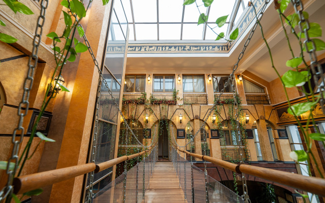 Atrium Private house