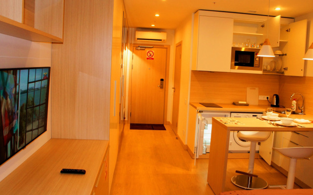 Квартира с видом на город в апарт-отеле Yes Botanica