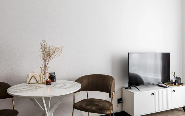 Ye. Studiya Dmitrovskiy Park Flat
