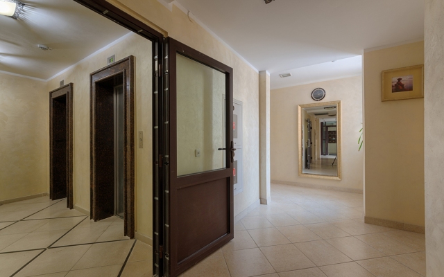 Апартаменты 4-комнатные HomeApart Сторожовская, 6