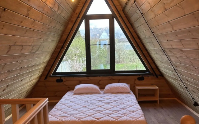 Lunnaya Noch Na Uchiteli Guest house