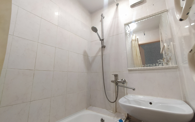 Квартира трехкомнатная в центре полностью оборудована для проживания