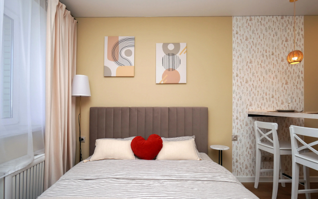 Квартира студия с лоджией и видом на лесной массив