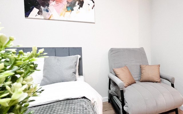 Апартаменты Добрые Квартиры с Терассой на Ларина 45с6