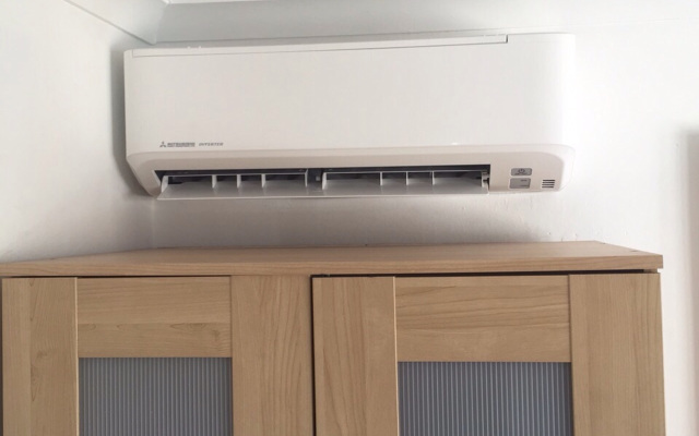 Апартаменты Bright Aircon Apartment Earls Court