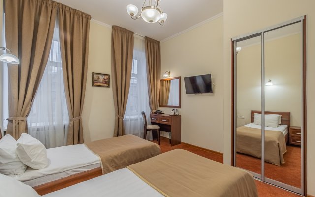 Solo in Nevsky Prospect Guest house