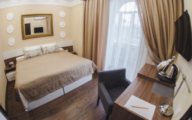 Alekses Hotel