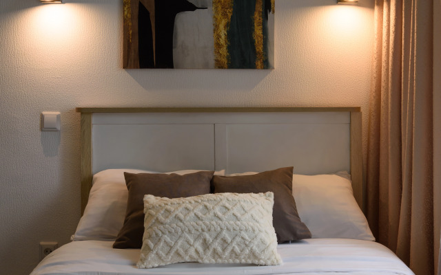 Апартаменты KrasLoft на Взлётной для одного