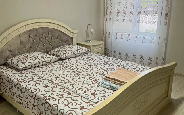 Flat Uyutnaya Dvukhkomnatnaya Kvartira