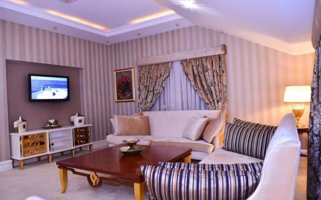 Lake Palace Hotel & Restaurant
