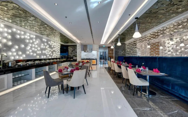 Royal Continental Suites Business Bay