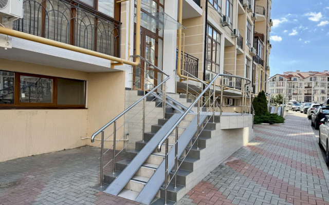 Квартира 121 с балконом в ЖК Черноморский Толстый мыс