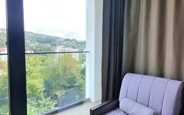 Квартира с отдельной спальней и просторным балконом