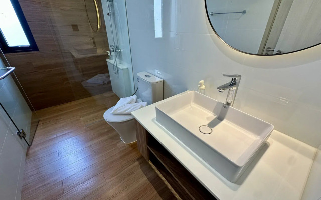 The Titie Halo1 Apartments