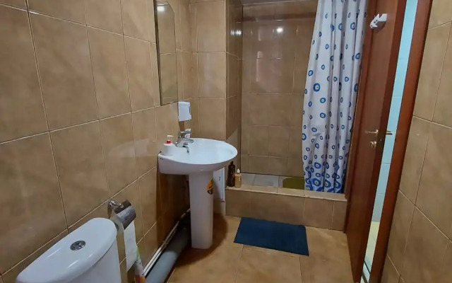 Меблированные комнаты Лимон на Есенина