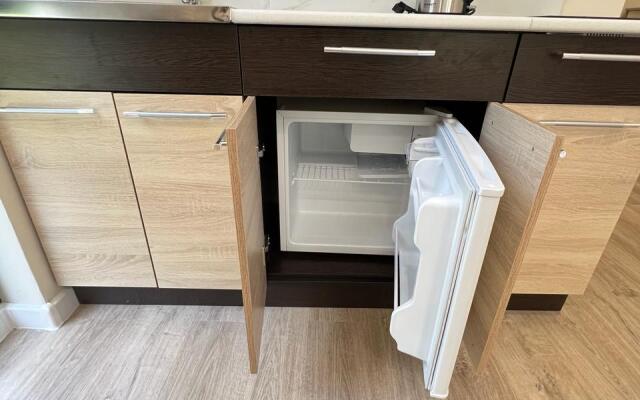 4Kh Mestnaya Studiya s Basseynom Apartments