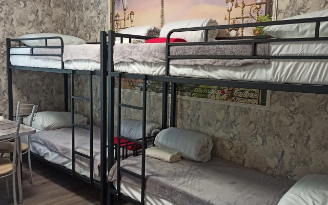 Na Krasnoy Armii 136/12 Apartments